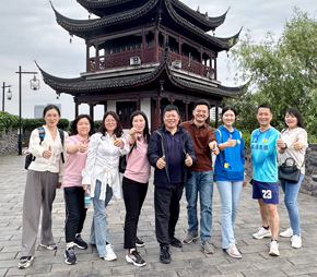 环护城河徒步，不仅锻炼了身体，放松了心情，加深了同事间的默契与感情，更是感受到了团队带来的陪伴与力量，展现了乐动体育（中国）官方网站_LEDONG SPORTS
人的青春和活力，同时，引导大家养成良好的运动习惯，以更加饱满的精神状态，勇毅前行，为公司高质量发展蓄势赋能。